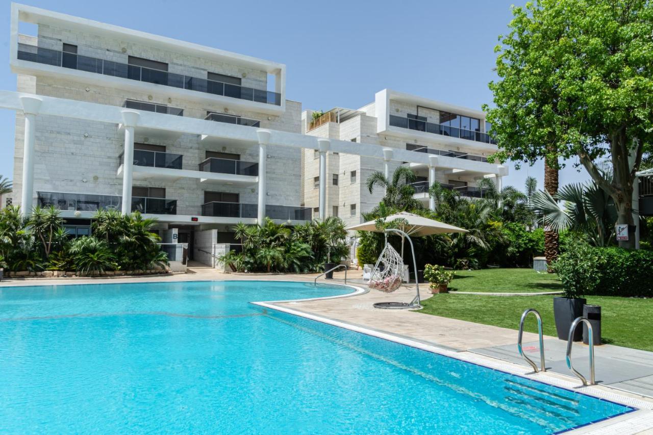 דירת גן פונה לבריכה - Pool Garden View Eilat Apartment Exterior photo