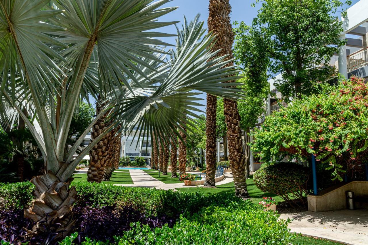 דירת גן פונה לבריכה - Pool Garden View Eilat Apartment Exterior photo