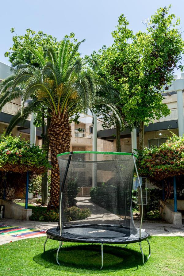 דירת גן פונה לבריכה - Pool Garden View Eilat Apartment Exterior photo