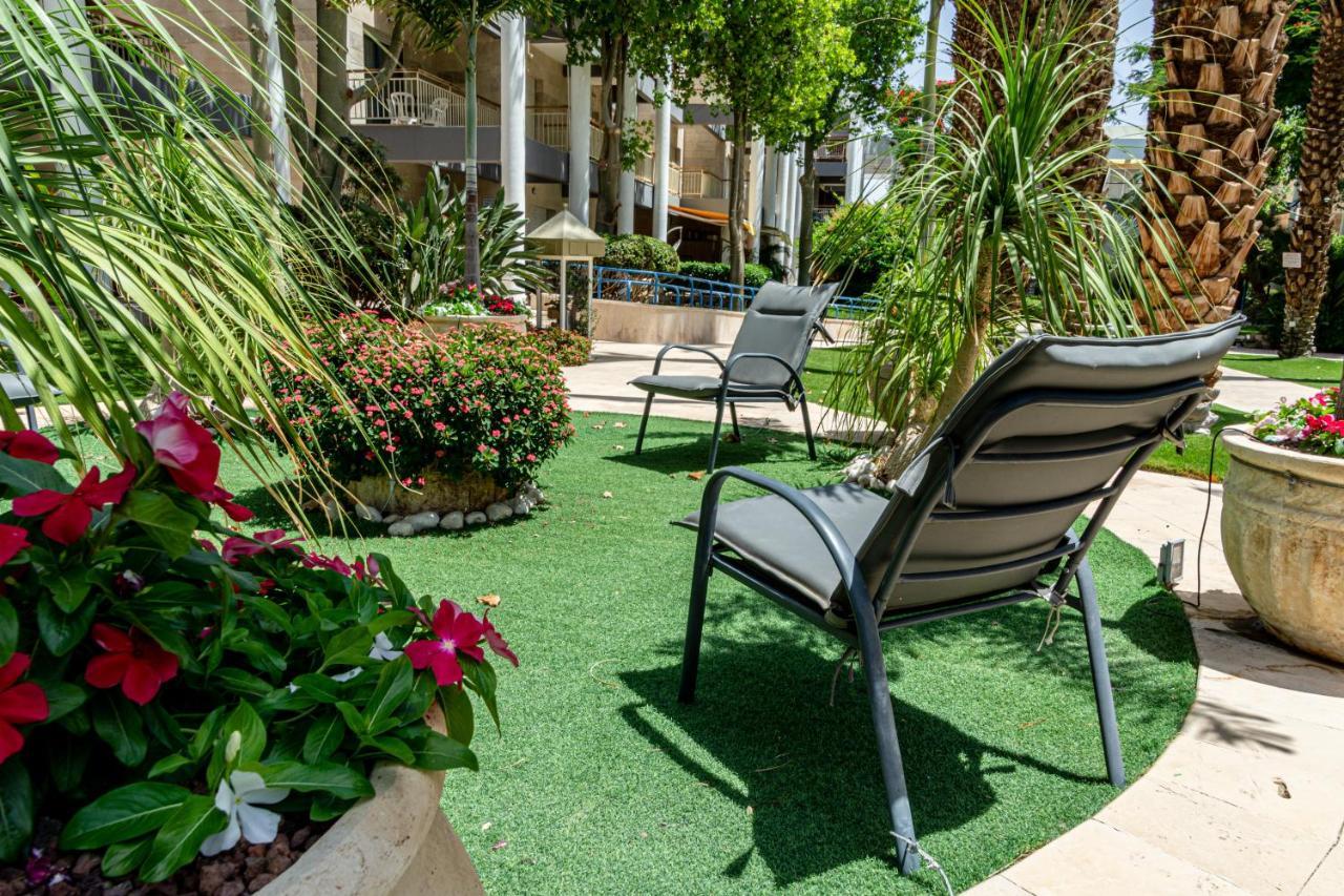 דירת גן פונה לבריכה - Pool Garden View Eilat Apartment Exterior photo