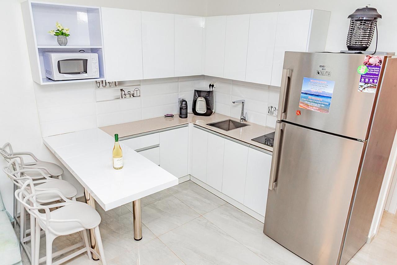 דירת גן פונה לבריכה - Pool Garden View Eilat Apartment Exterior photo