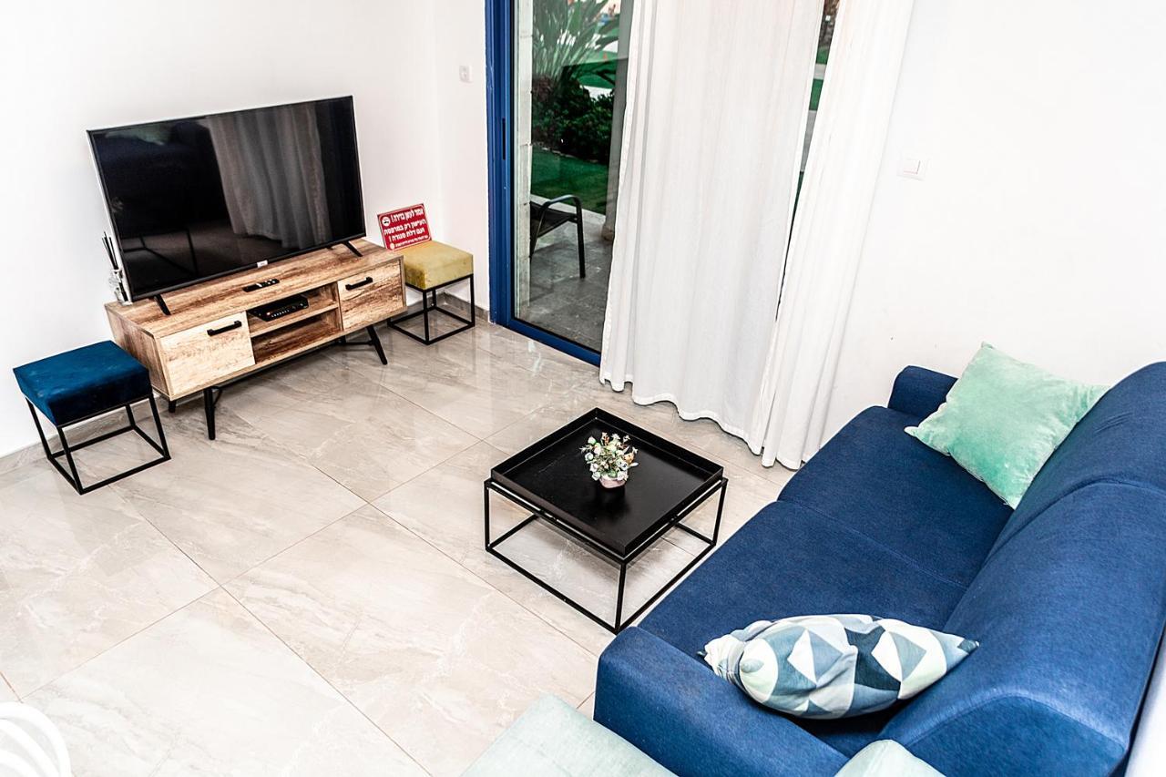 דירת גן פונה לבריכה - Pool Garden View Eilat Apartment Exterior photo