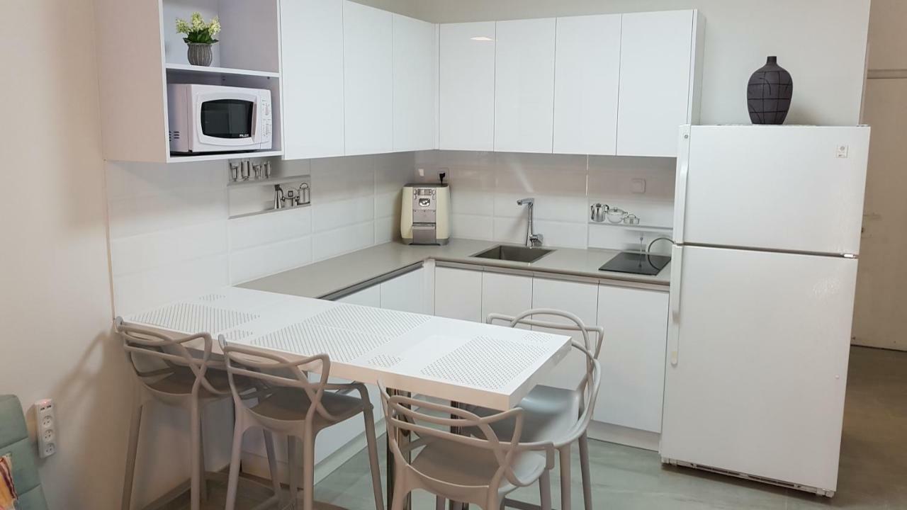 דירת גן פונה לבריכה - Pool Garden View Eilat Apartment Exterior photo
